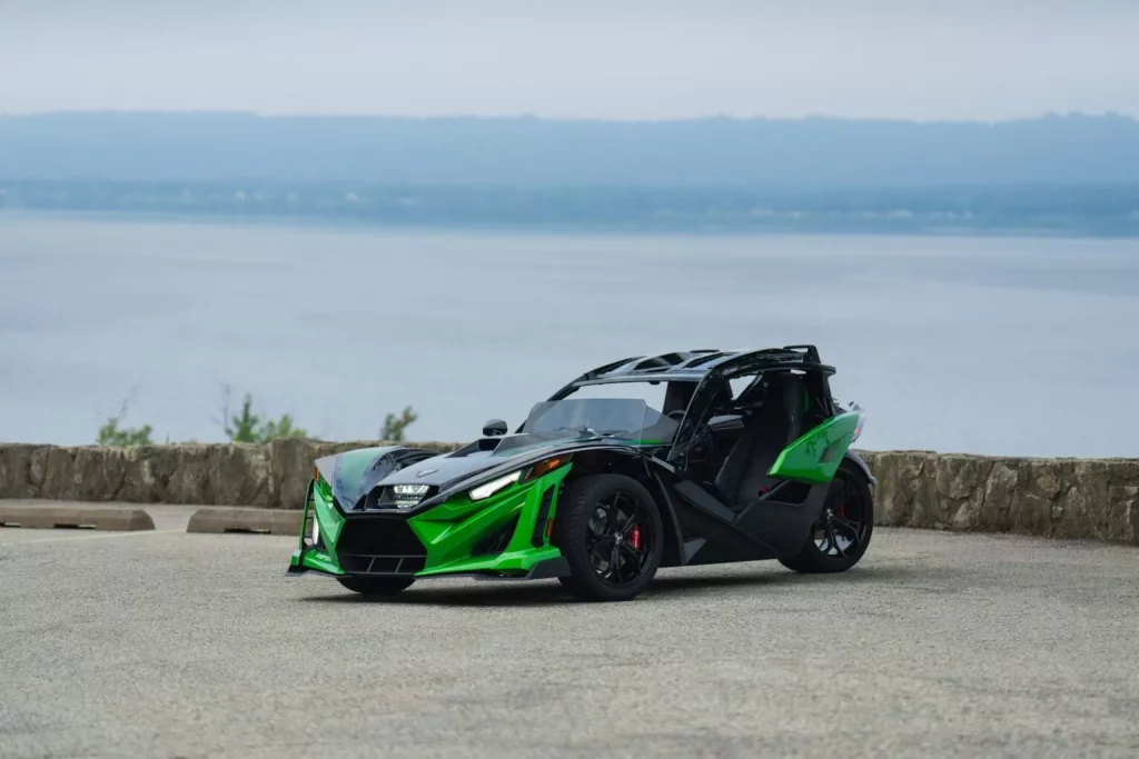 Polaris Slingshot: Máxima diversión con solo tres ruedas y por 21.500 euros 7 Motor16 2026 Polaris Slingshot GT 2 Motor16