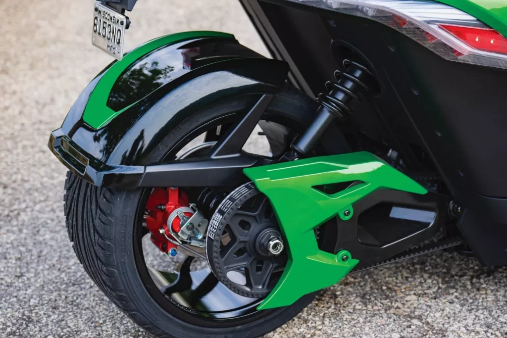 Polaris Slingshot: Máxima diversión con solo tres ruedas y por 21.500 euros 21 Motor16 2026 Polaris Slingshot GT 9 Motor16