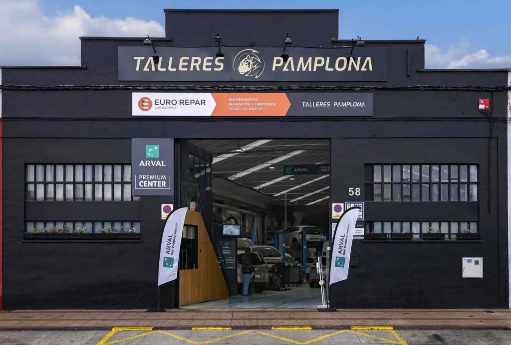 Arval eleva el servicio al cliente a otro nivel con su red de talleres premium 2 Motor16 ARVAL PREMIUM CENTER PAMPLONA 001 Motor16