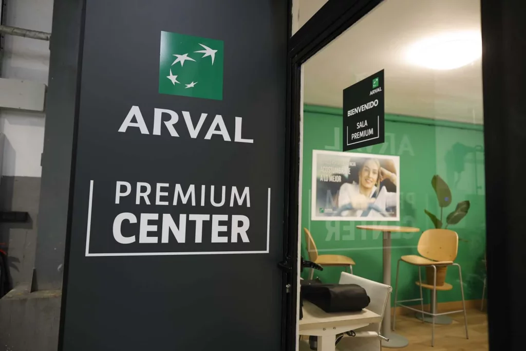 Arval eleva el servicio al cliente a otro nivel con su red de talleres premium 1 Motor16 ARVAL PREMIUM CENTER PAMPLONA 017 Motor16