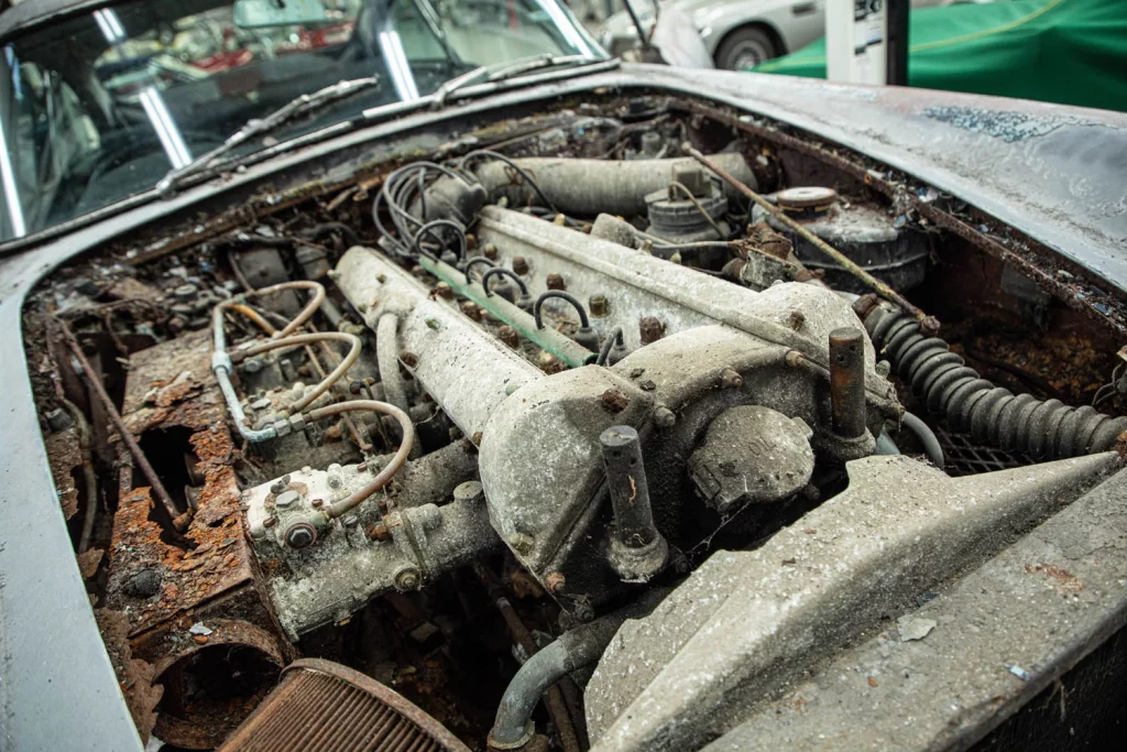 La increíble historia de un Aston Martin DB5 de 1965 que vivió 50 años a la intemperie 22 Motor16 ASTON MARTIN DB5 1965 RESTAURADO 18 Motor16