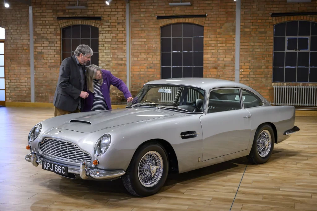 La increíble historia de un Aston Martin DB5 de 1965 que vivió 50 años a la intemperie 24 Motor16 ASTON MARTIN DB5 1965 RESTAURADO 20 Motor16