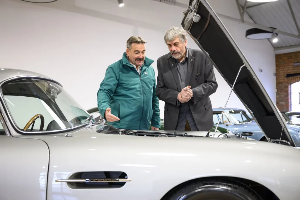 La increíble historia de un Aston Martin DB5 de 1965 que vivió 50 años a la intemperie 4 Motor16 ASTON MARTIN DB5 1965 RESTAURADO 25 Motor16