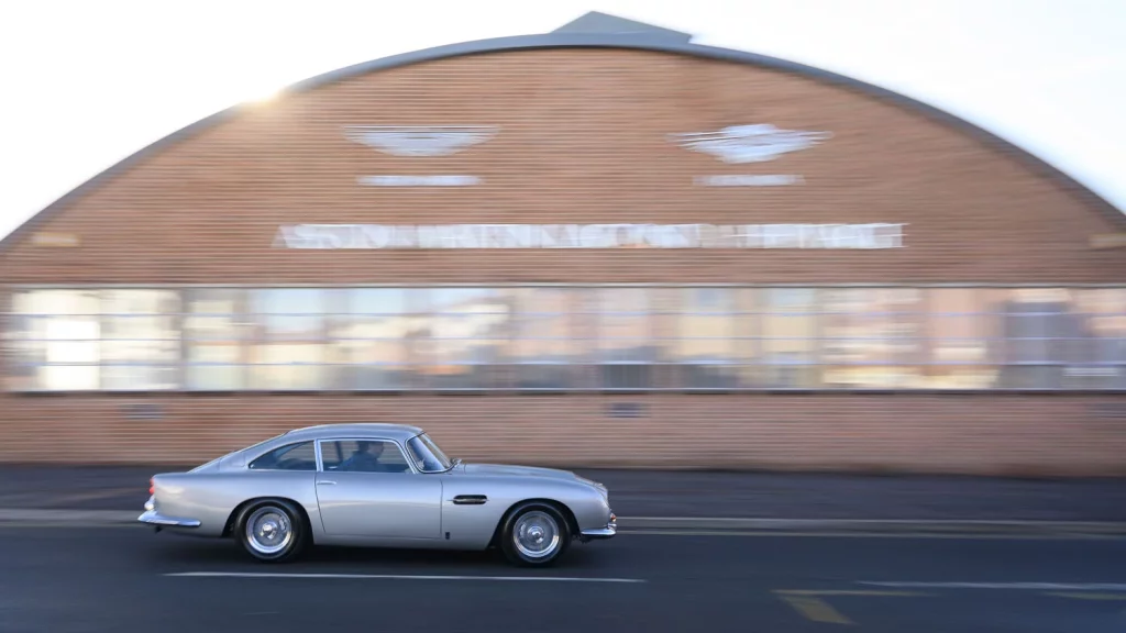 La increíble historia de un Aston Martin DB5 de 1965 que vivió 50 años a la intemperie 1 Motor16 ASTON MARTIN DB5 1965 RESTAURADO 27 Motor16