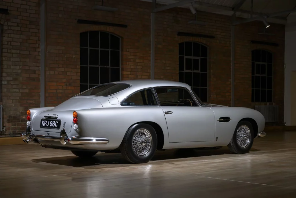 La increíble historia de un Aston Martin DB5 de 1965 que vivió 50 años a la intemperie 7 Motor16 ASTON MARTIN DB5 1965 RESTAURADO 3 Motor16