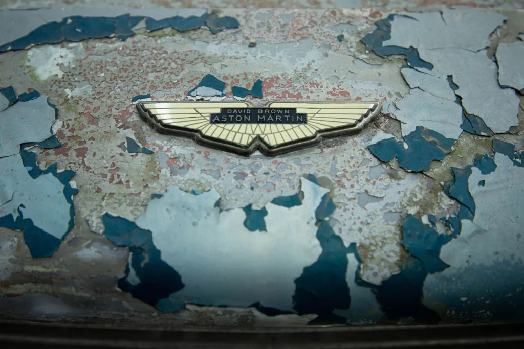 La increíble historia de un Aston Martin DB5 de 1965 que vivió 50 años a la intemperie 13 Motor16 ASTON MARTIN DB5 1965 RESTAURADO 9 Motor16