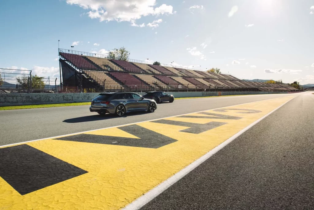 Marc y Álex Márquez estrenan sus Audi RS 6 Avant personalizados: 630 CV y detalles que los hacen únicos 12 Motor16 AUDI R6 AVANT PERFORMANCE MARC ALEX MARQUEZ17 Motor16