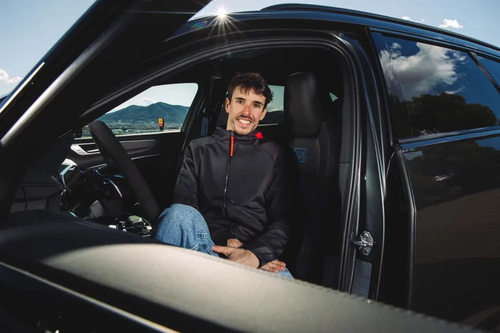 Marc y Álex Márquez estrenan sus Audi RS 6 Avant personalizados: 630 CV y detalles que los hacen únicos 23 Motor16 AUDI R6 AVANT PERFORMANCE MARC ALEX MARQUEZ4 Motor16