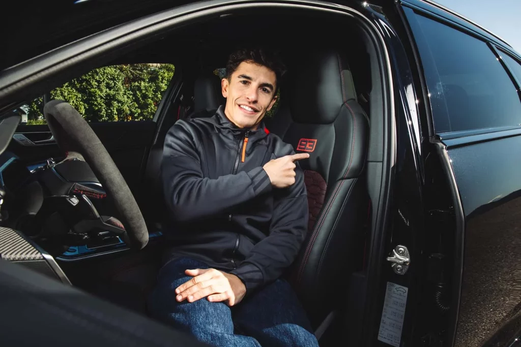 Marc y Álex Márquez estrenan sus Audi RS 6 Avant personalizados: 630 CV y detalles que los hacen únicos 22 Motor16 AUDI R6 AVANT PERFORMANCE MARC ALEX MARQUEZ5 Motor16