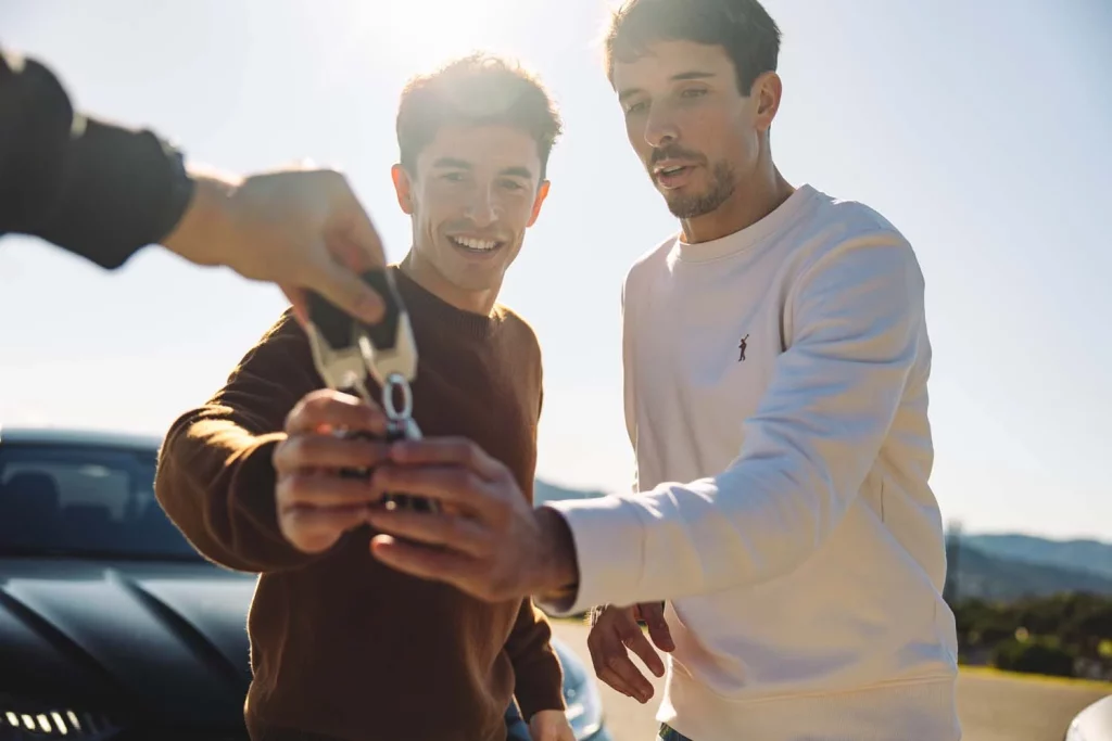 Marc y Álex Márquez estrenan sus Audi RS 6 Avant personalizados: 630 CV y detalles que los hacen únicos 19 Motor16 AUDI R6 AVANT PERFORMANCE MARC ALEX MARQUEZ8 Motor16