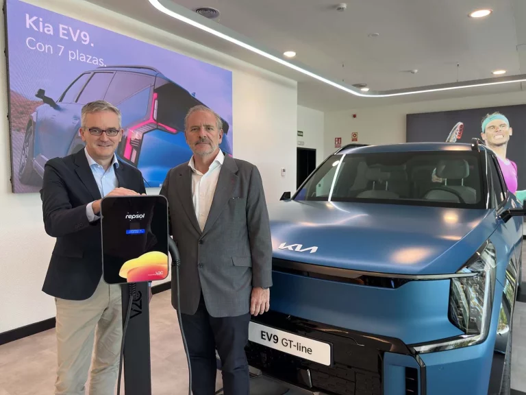 Kia y Repsol refuerzan su alianza con ventajas para que sus clientes accedan a la movilidad eléctrica