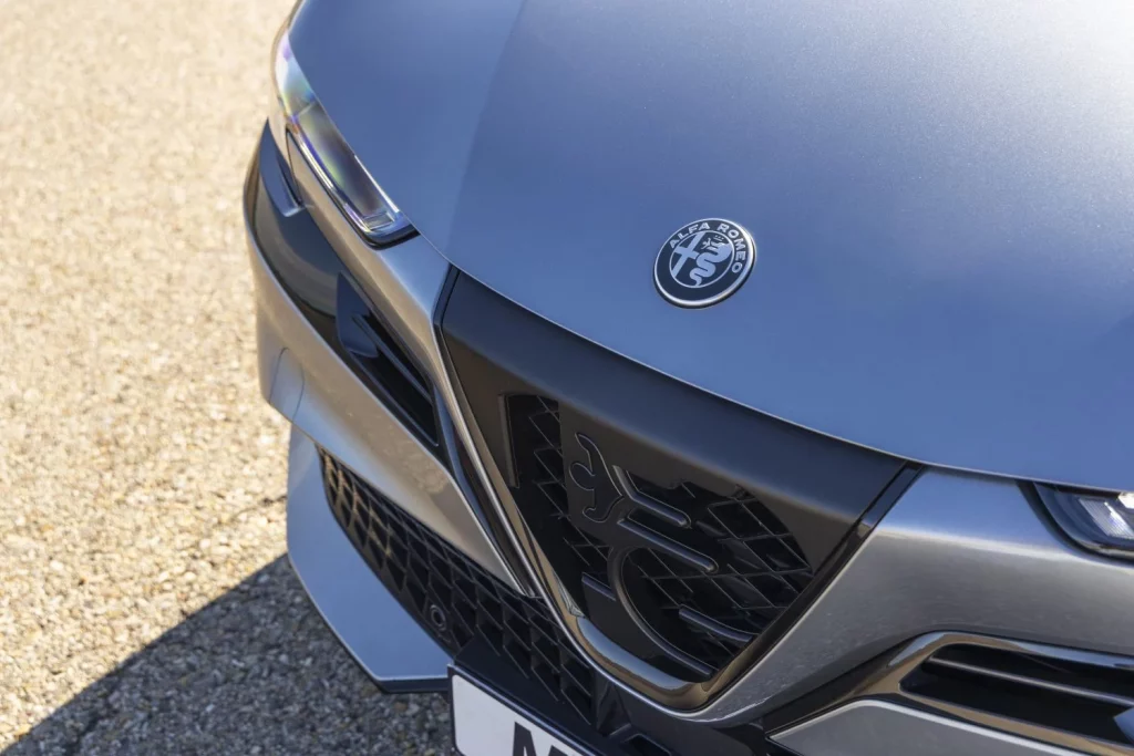 Alfa Romeo Junior Ibrida 145 CV: Algo más que un urbanita estiloso 17 Motor16 Alfa Romeo Junior Ibrida 145 CV 18 Motor16