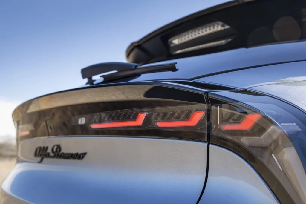 Alfa Romeo Junior Ibrida 145 CV: Algo más que un urbanita estiloso 14 Motor16 Alfa Romeo Junior Ibrida 145 CV 24 Motor16