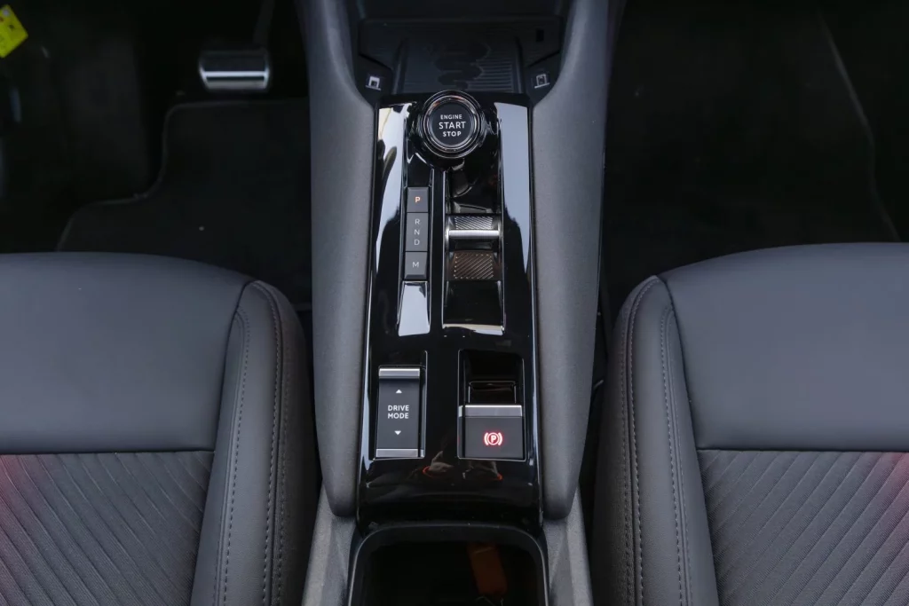 Alfa Romeo Junior Ibrida 145 CV: Algo más que un urbanita estiloso 22 Motor16 Alfa Romeo Junior Ibrida 145 CV 4 Motor16