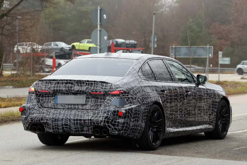 El BMW M5 2027 va mostrando sus líneas definitivas 21 Motor16 BMW M5 2027 19 Motor16