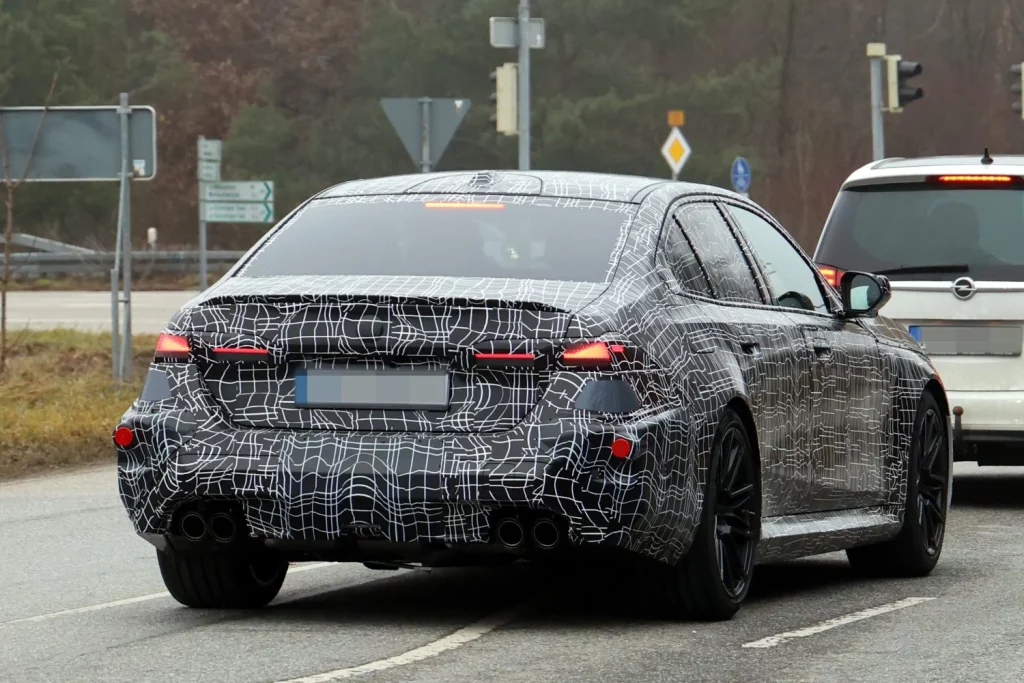 El BMW M5 2027 va mostrando sus líneas definitivas 2 Motor16 BMW M5 2027 20 Motor16