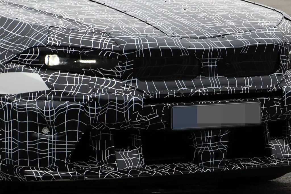 El BMW M5 2027 va mostrando sus líneas definitivas 10 Motor16 BMW M5 2027 8 Motor16