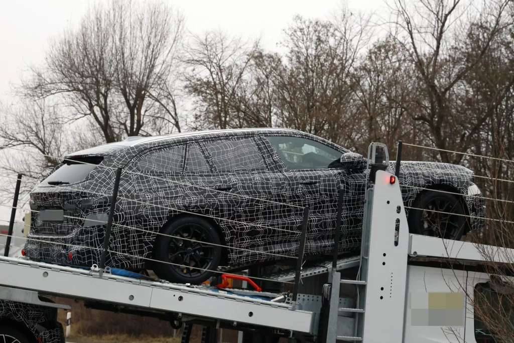 BMW Serie 5 Touring 2026 fotos espia 10 Motor16