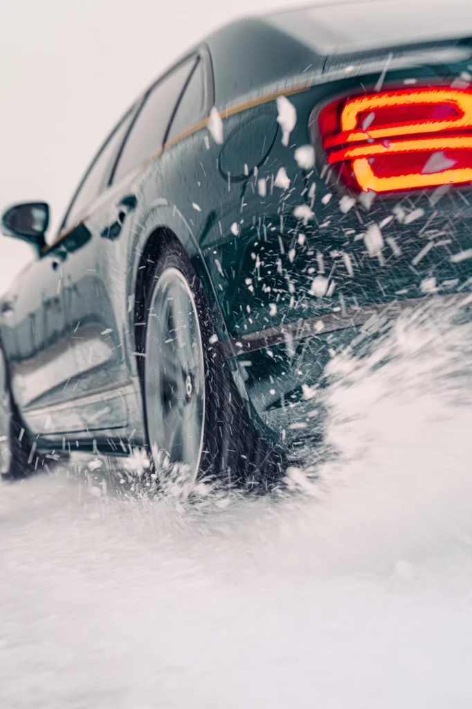 El Bentley Flying Spur Speed establece un récord de velocidad sobre hielo
