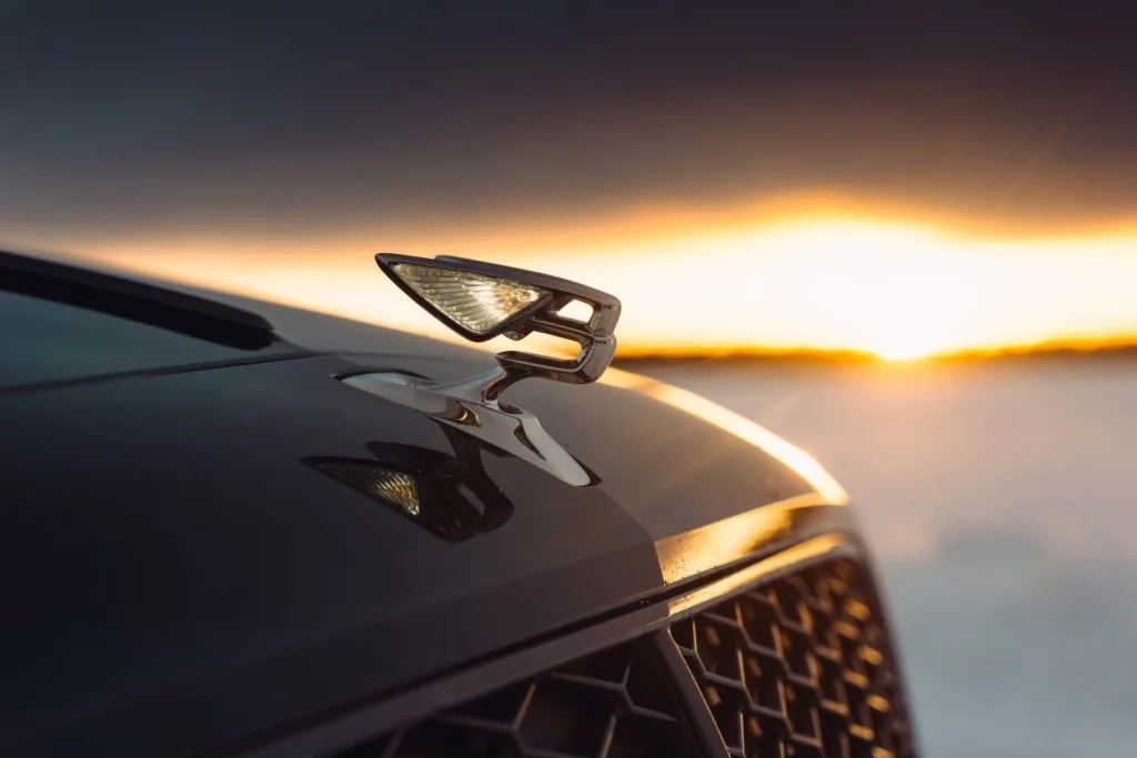 El Bentley Flying Spur Speed establece un récord de velocidad sobre hielo