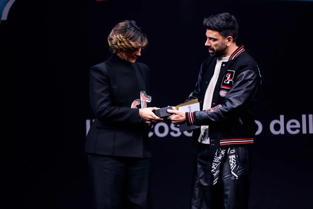 Cupra hace un guiño a las nuevas generaciones desvelando el Raval durante los TikTok Awards en Italia 9 Motor16 CUPRA TIKTOK AWARDS ITALIA9 Motor16