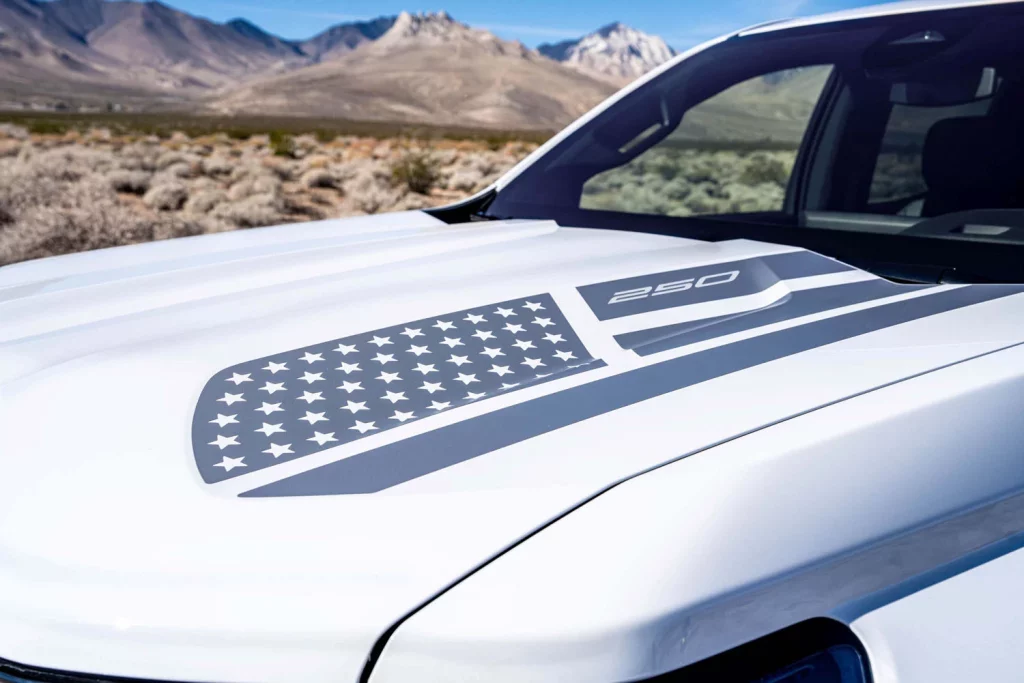 Chevrolet y su homenaje a los 250 años de la independencia americana 5 Motor16 Chevy Stars and Steel Colorado Front 3 4 View Motor16