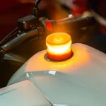 Confirmado: si tu coche aparece en esta lista, la DGT no te obliga a llevar la baliza V-16 a partir de enero