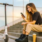 Vanesa (41), agente de seguros: «La opción más barata para asegurar tu patinete eléctrico no suele ser la mejor de todas»
