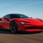 Cuando grabarte conduciendo tu Ferrari, y también tu Lamborghini, a 200 km/h deja de ser una buena idea… menos para la Guardia Civil