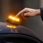 FACUA cuestiona el negocio de las balizas V16: «Una distribuidora china tiene 110 modelos en el mercado, el 45% de las que se venden»