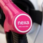 María (32), enfermera: «He llenado mi coche con combustible de color rosa y he notado la diferencia»