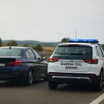 Fernando (44), Guardia Civil: «Cuando voy a 120 km/h con el coche patrulla, no me pasa ni dios, madre mía. Y sería posible hacerlo»