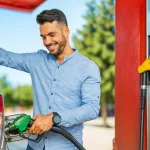 Ramón (42), gasolinero: «Hay una buena razón para no repetir la frase que dio nombre a una serie de Antena 3 en 1993»