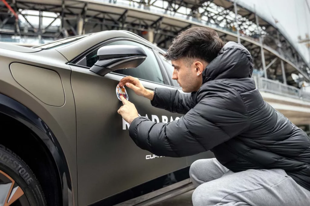 Cupra recorrerá España con un Formentor exclusivo para conectar a la afición del FC Barcelona 2 Motor16 Cupra Formentor FC Barcelona campana theroadbackhome3 Motor16