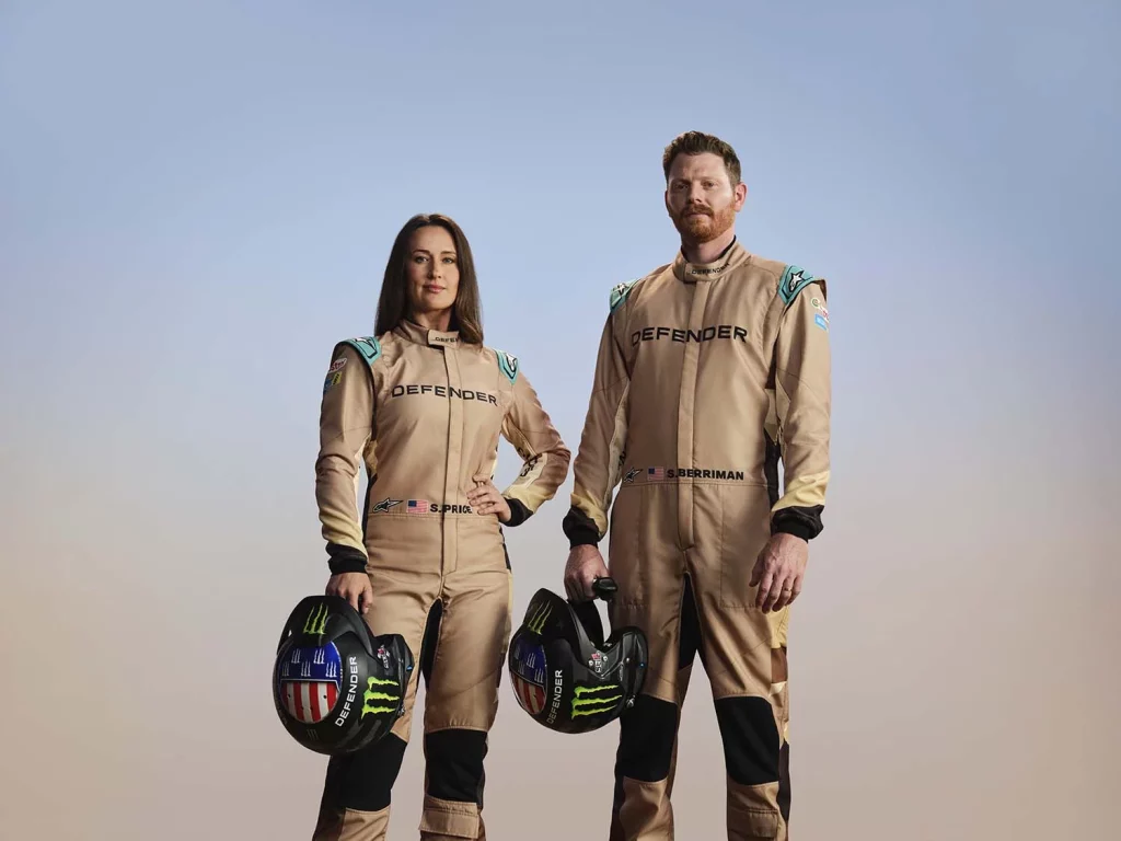 Gillian Anderson ('Expediente X') desvela en una nueva serie cómo se prepara el equipo Defender Rally para su debut en el Dakar 1 Motor16 DEFENDER RALLY DAKAR SARA PRICE SEAN BERRIMAN 001 Motor16
