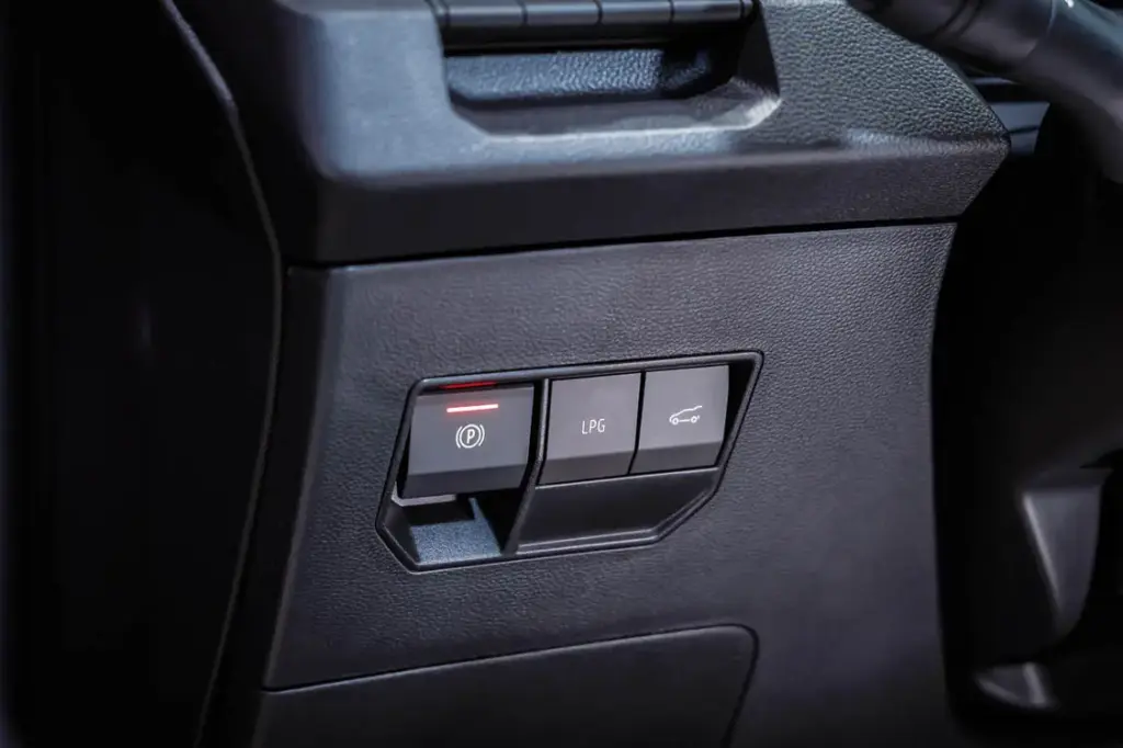 Dacia Bigster hybrid G 150 4x4 5 Motor16