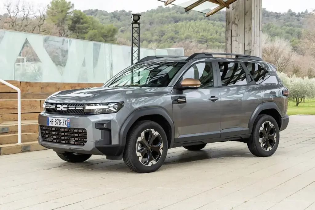 Dacia Bigster hybrid G 150 4x4 8 Motor16