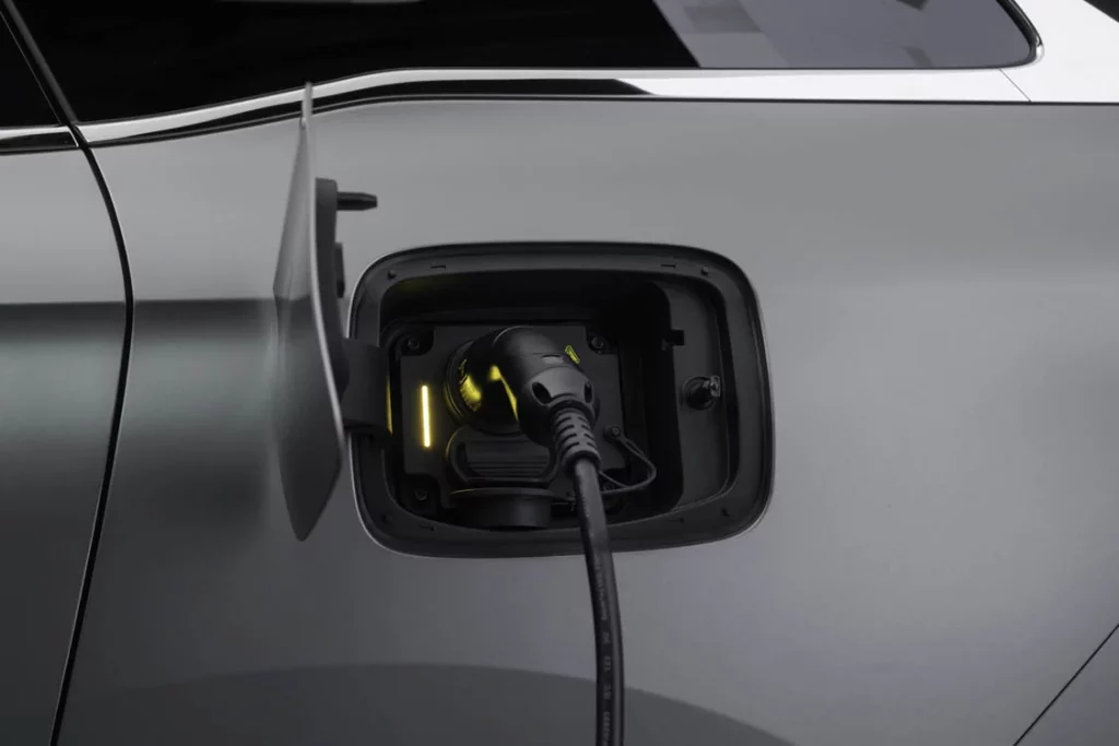 Primer contacto con el EBRO s900 PHEV, un 'español' muy serio y a qué precio 26 Motor16 EBRO s900 PHEV 22 Motor16