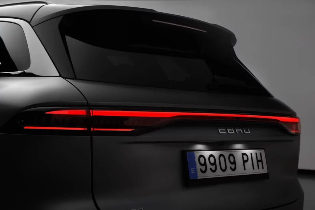 Primer contacto con el EBRO s900 PHEV, un 'español' muy serio y a qué precio 29 Motor16 EBRO s900 PHEV 30 Motor16