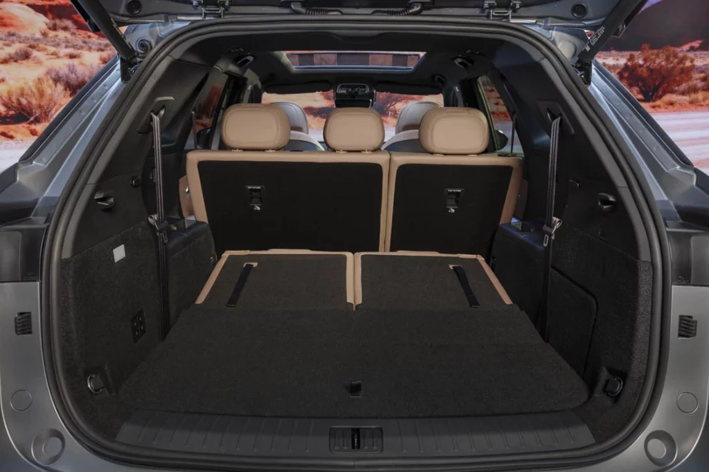 Primer contacto con el EBRO s900 PHEV, un 'español' muy serio y a qué precio 45 Motor16 EBRO s900 PHEV 81 Motor16