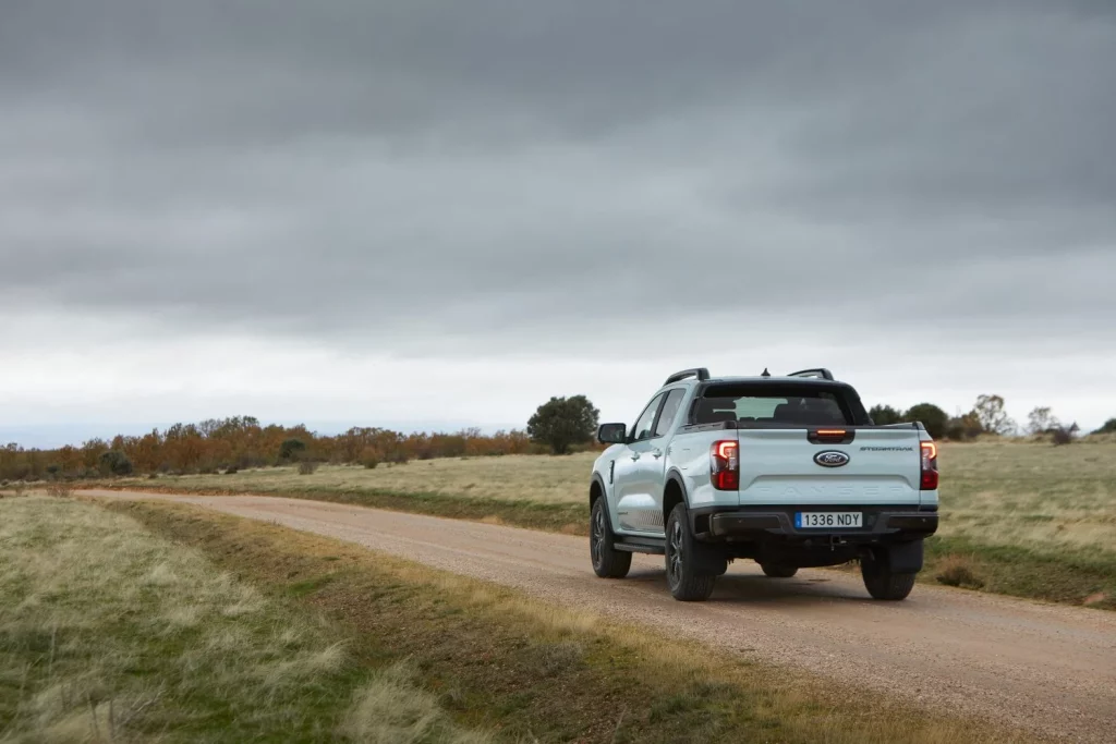 Primera prueba del Ford Ranger PHEV: Pionero y convincente 11 Motor16 Ford Ranger PHEV 10 Motor16