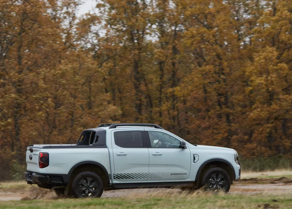 Primera prueba del Ford Ranger PHEV: Pionero y convincente 18 Motor16 Ford Ranger PHEV 17 Motor16