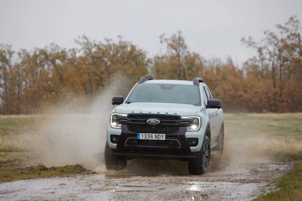 Primera prueba del Ford Ranger PHEV: Pionero y convincente 19 Motor16 Ford Ranger PHEV 18 Motor16