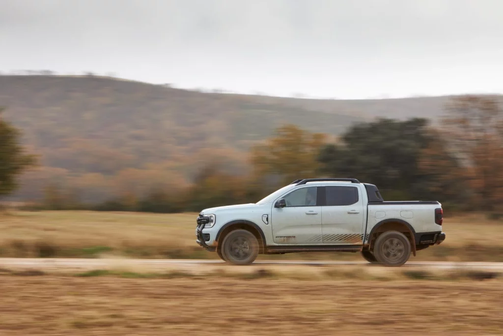 Primera prueba del Ford Ranger PHEV: Pionero y convincente 23 Motor16 Ford Ranger PHEV 23 Motor16