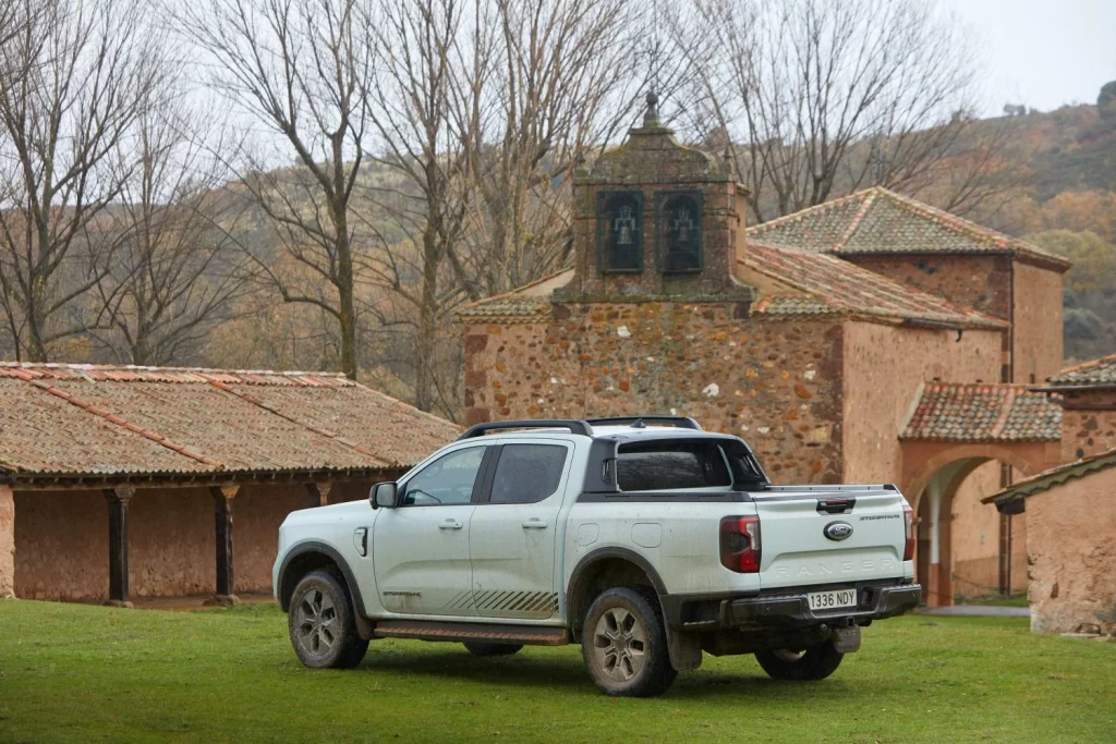 Primera prueba del Ford Ranger PHEV: Pionero y convincente 25 Motor16 Ford Ranger PHEV 26 Motor16