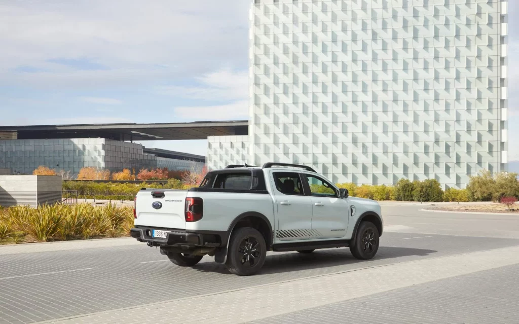 Primera prueba del Ford Ranger PHEV: Pionero y convincente 5 Motor16 Ford Ranger PHEV 3 Motor16
