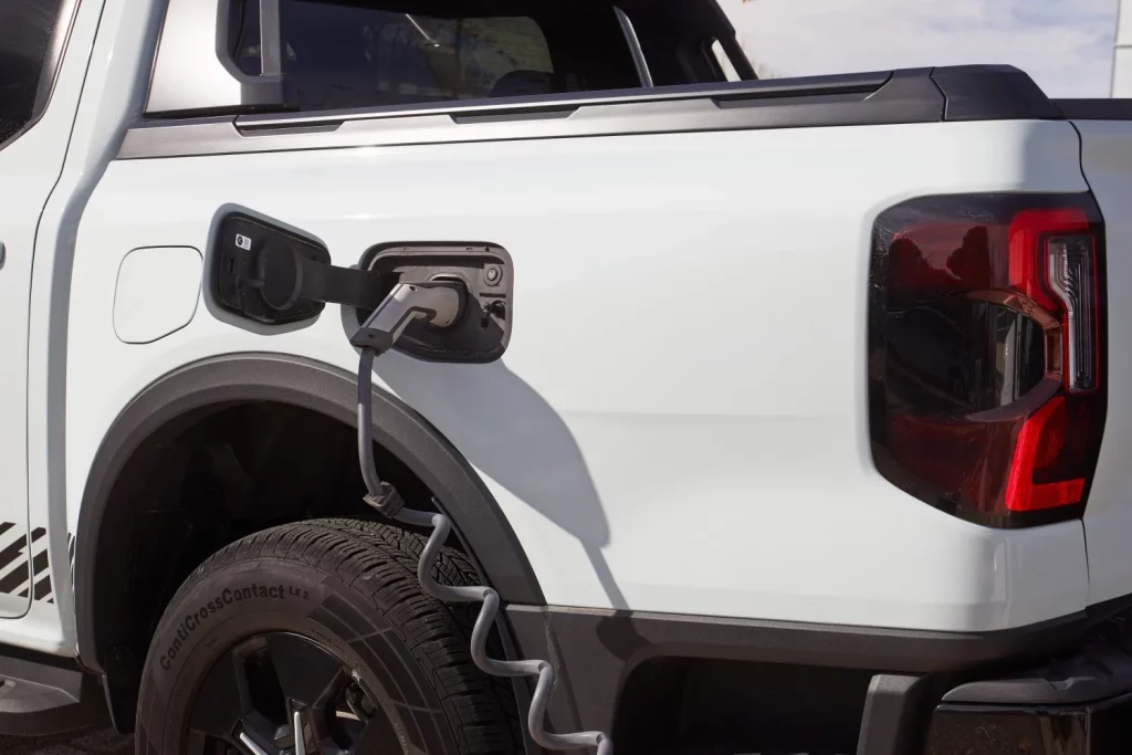 Primera prueba del Ford Ranger PHEV: Pionero y convincente 29 Motor16 Ford Ranger PHEV 38 Motor16