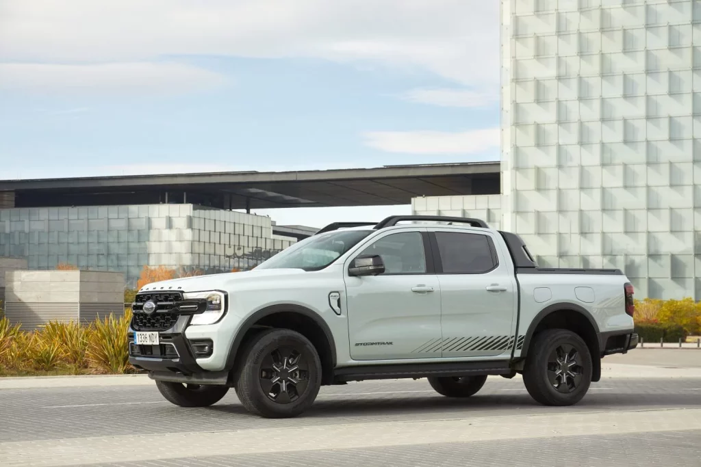Primera prueba del Ford Ranger PHEV: Pionero y convincente 6 Motor16 Ford Ranger PHEV 4 Motor16