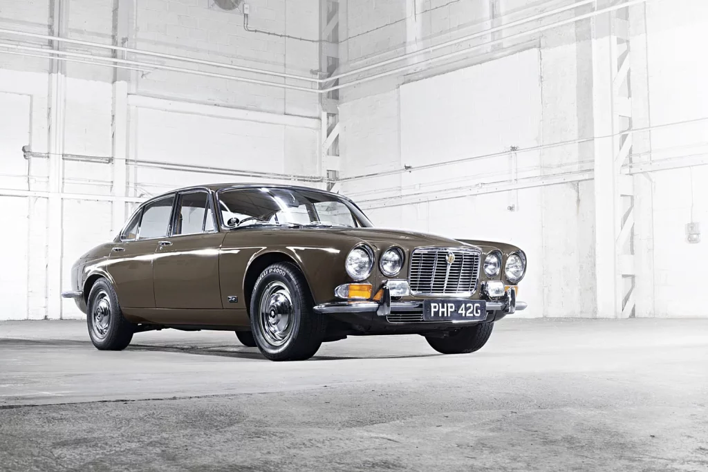 JAGUAR 90 ANOS XJ6 Motor16