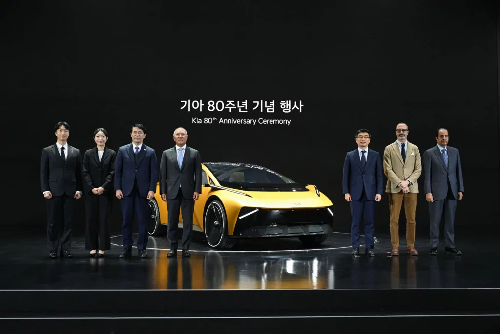 KIA CELEBRACION 80 ANOS 28 Motor16